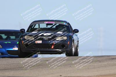 media/Oct-26-2025-CalClub SCCA (Sun) [[8ce1e69566]]/Group 2/Grapevine/